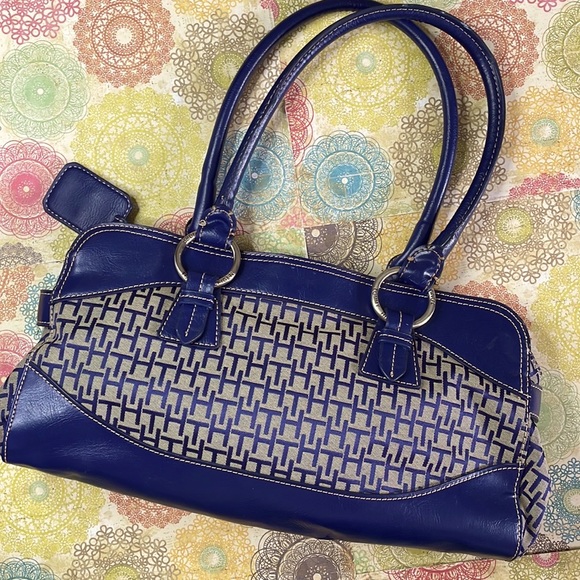 Vintage Tommy Hilfiger Pretty Girl - Picture 1 of 8